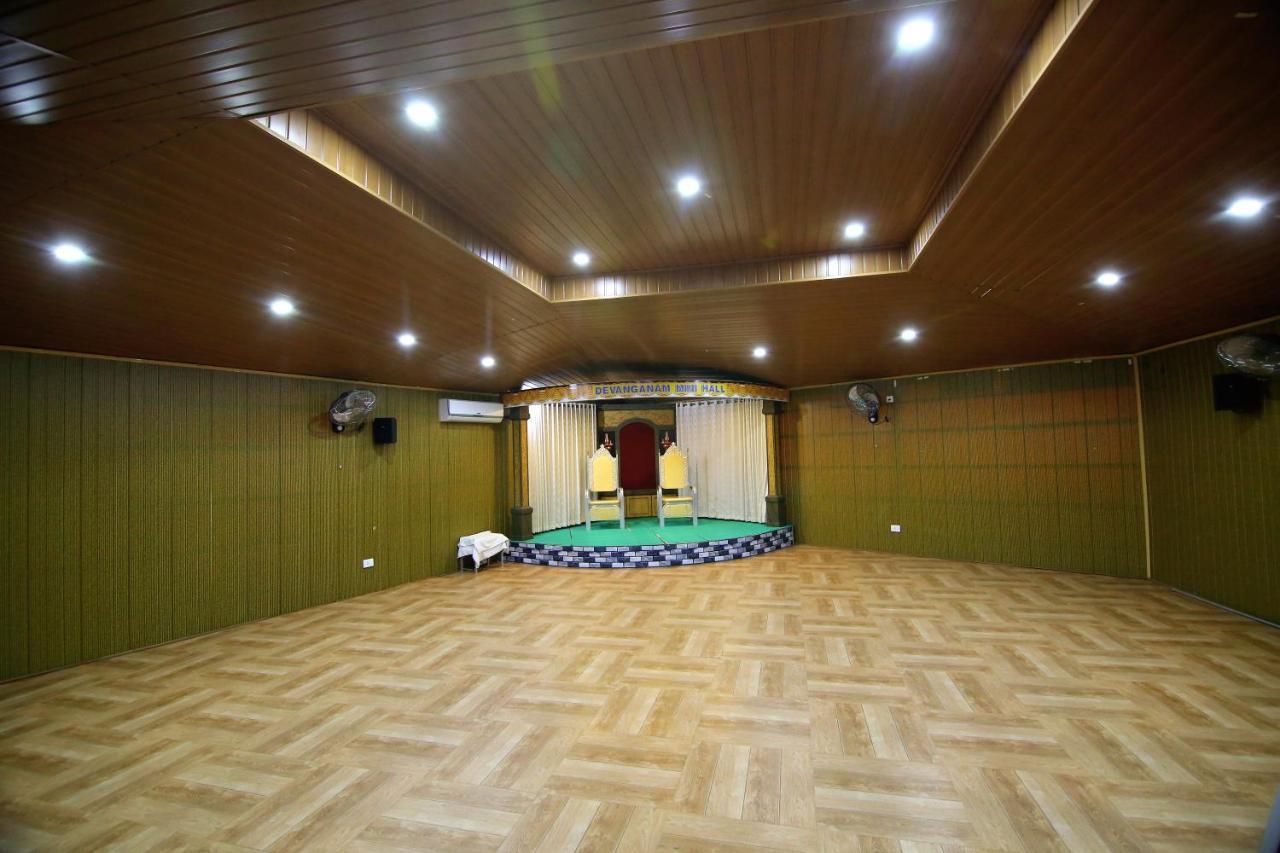 Hôtel Devanganam Residency à Guruvāyūr Extérieur photo