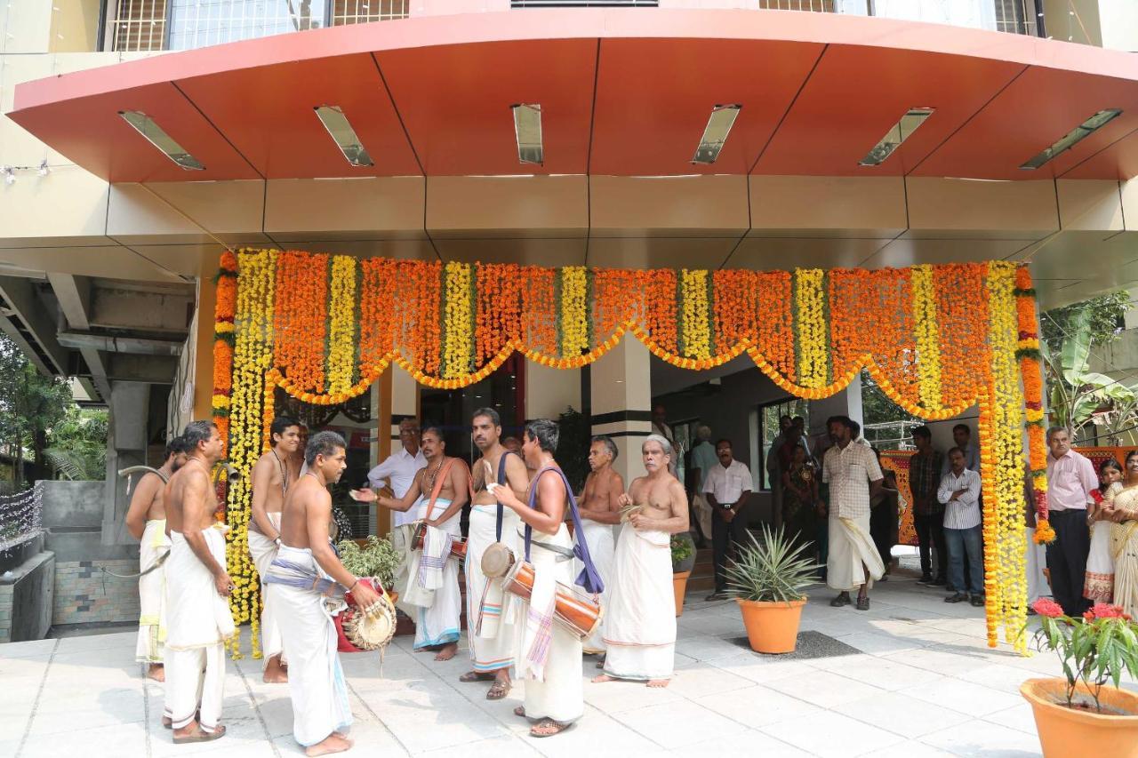 Hôtel Devanganam Residency à Guruvāyūr Extérieur photo