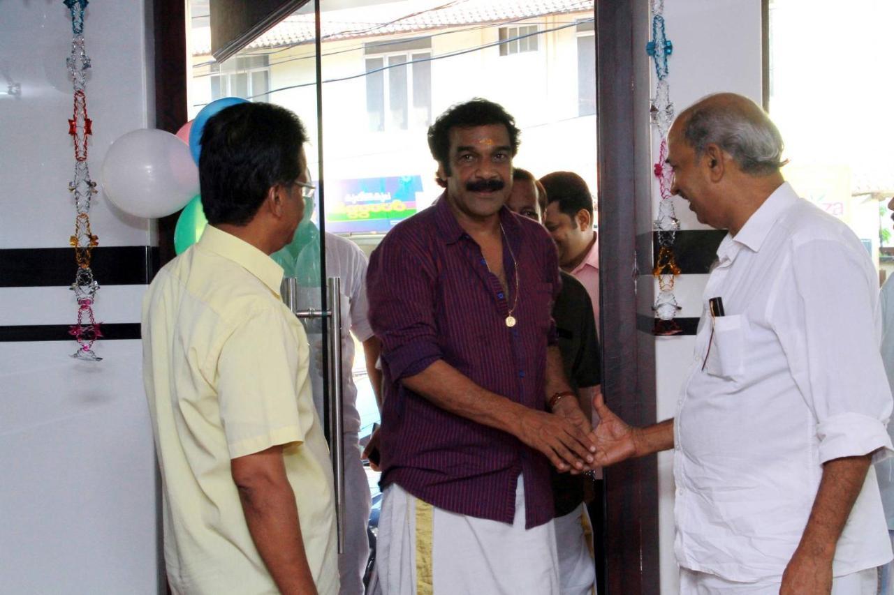 Hôtel Devanganam Residency à Guruvāyūr Extérieur photo