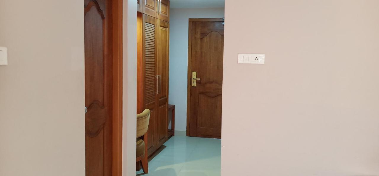 Hôtel Devanganam Residency à Guruvāyūr Extérieur photo