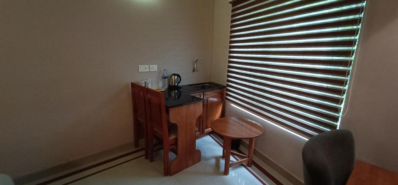 Hôtel Devanganam Residency à Guruvāyūr Extérieur photo